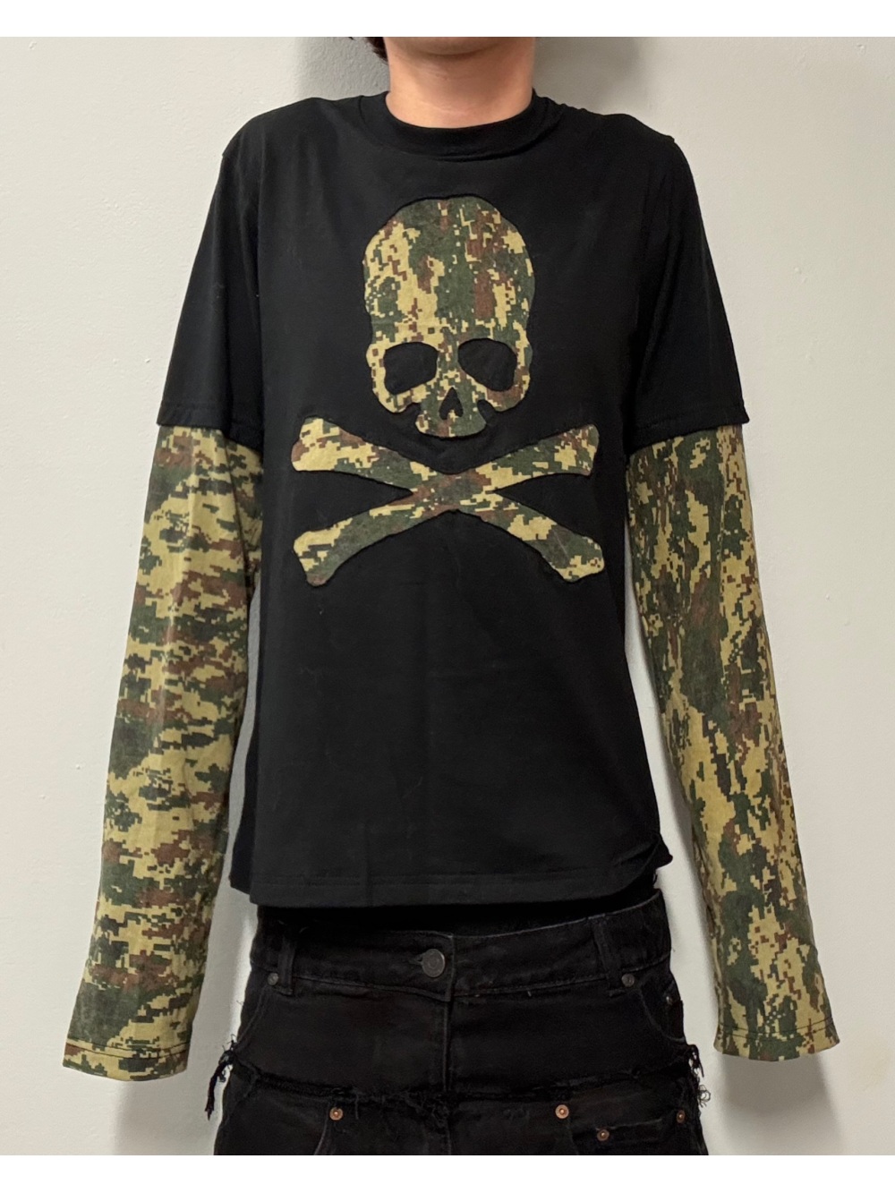 Mens Fashion Trend 2026 - 2026年新作アメリカンレトロ迷彩柄スケルトンフェイクツーピーススプライス長袖トップスパンクストリートトレンドファッション多用途ニッチアイテム