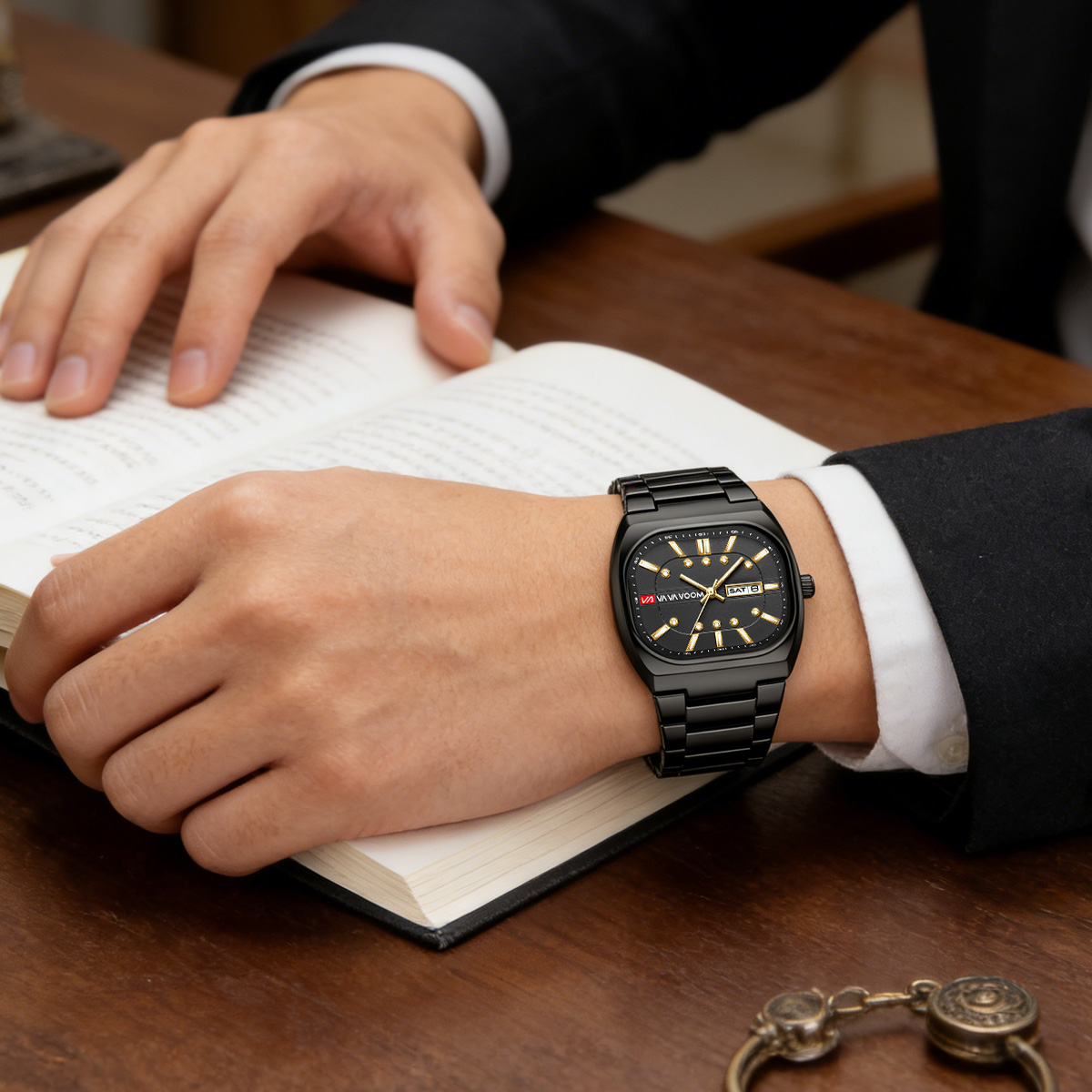 スクエア型の新しいユニークなデザインのスチール製人気クォーツ - Men'S Fashion Magazine のレビューと価格