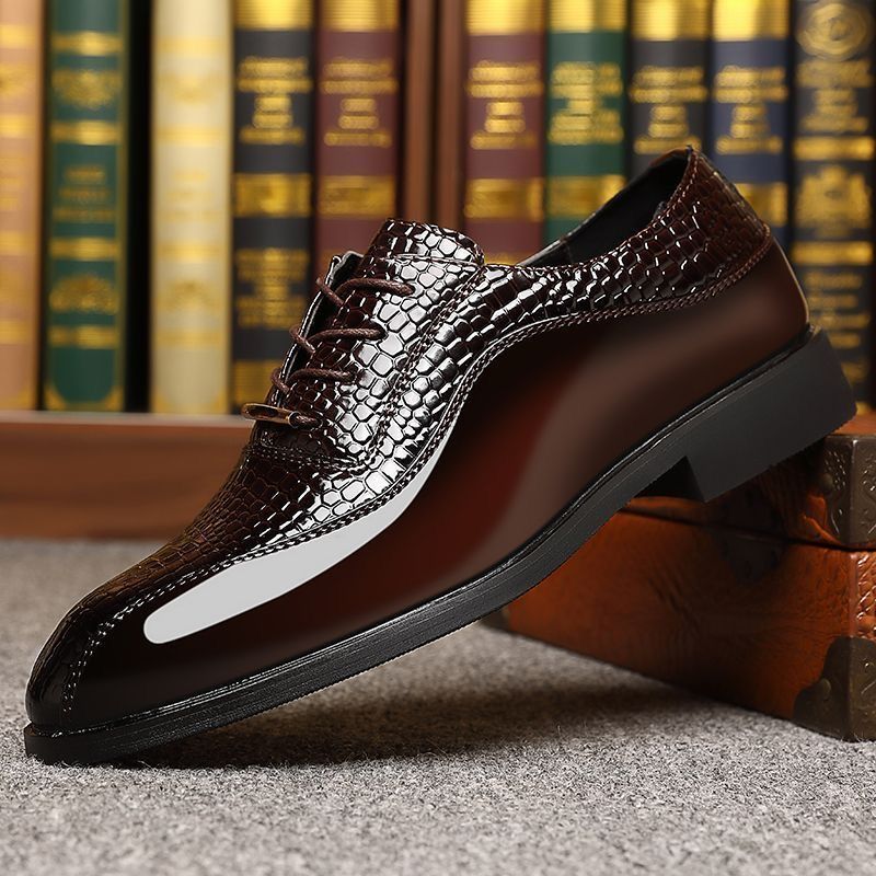 メンズ光沢パテントレザー英国風ポインテッドトゥドレスシューズ - Men Fashion Korean Style のレビューと価格