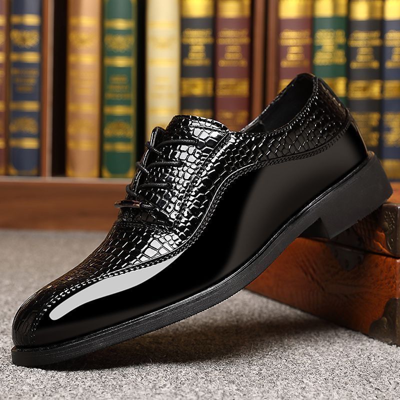 メンズ光沢パテントレザー英国風ポインテッドトゥドレスシューズ - Men Fashion Korean Style のレビューと価格